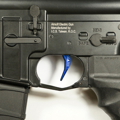 Hliníková CNC ADVANCED spoušť pro M4/M16 - TYPE C, modrá