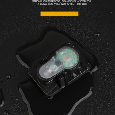 Světlo signální poziční do kolejnice helmy - pískové/červené