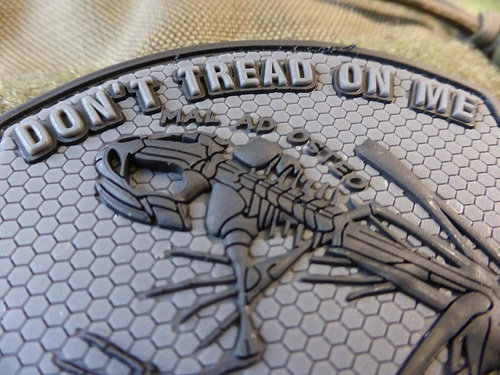 DynamicsHPA - Airsoftový krám, Airsoft zbraně, střelivo, vybavení - JTG DON´T TREAD ON ME FROG Patch, blackops