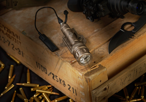 DynamicsHPA - Airsoftový krám, Airsoft zbraně, střelivo, vybavení - LED svítilna M620V Scoutlight - písková